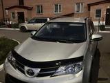 Toyota RAV4 2015 года за 10 200 000 тг. в Караганда