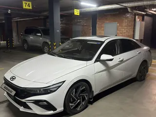 Hyundai Elantra, 2024