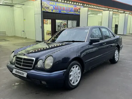 Mercedes-Benz E 230 1997 года за 2 450 000 тг. в Алматы – фото 10