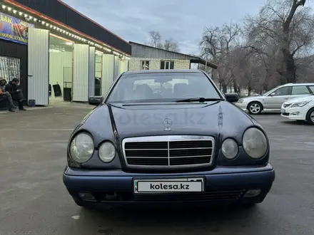Mercedes-Benz E 230 1997 года за 2 450 000 тг. в Алматы – фото 11