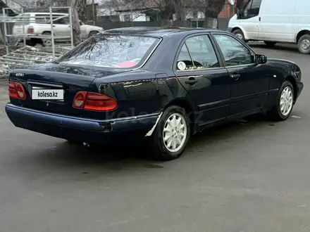 Mercedes-Benz E 230 1997 года за 2 450 000 тг. в Алматы – фото 6