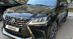 Lexus LX 570 2022 года за 65 000 000 тг. в Астана