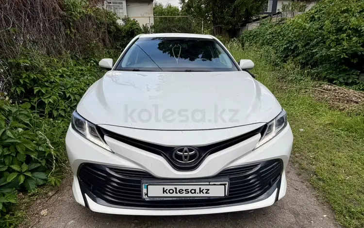 Toyota Camry 2018 года за 11 300 000 тг. в Алматы