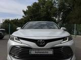 Toyota Camry 2018 года за 13 200 000 тг. в Алматы – фото 3