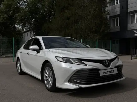 Toyota Camry 2018 года за 13 200 000 тг. в Алматы