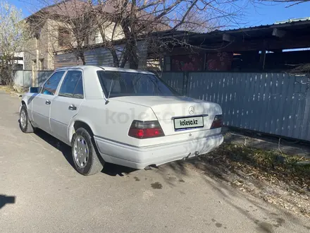 Mercedes-Benz E 220 1993 года за 3 000 000 тг. в Кентау – фото 3