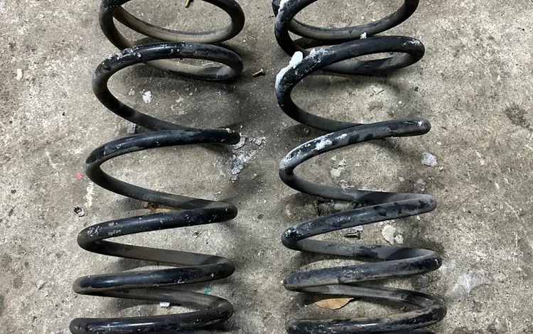 Задние пружины mitsubishi delica с Японии за 30 000 тг. в Алматы