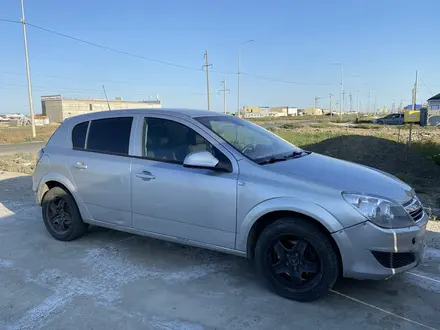 Opel Astra 2012 года за 1 900 000 тг. в Атырау – фото 2