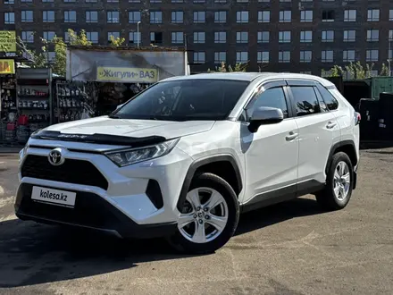 Toyota RAV4 2020 года за 13 300 000 тг. в Петропавловск