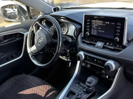 Toyota RAV4 2020 года за 13 300 000 тг. в Петропавловск – фото 5