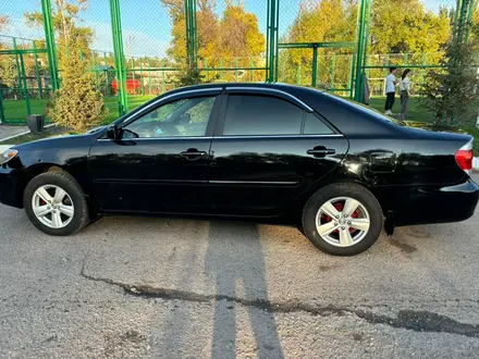 Toyota Camry 2005 года за 5 000 000 тг. в Мерке – фото 14