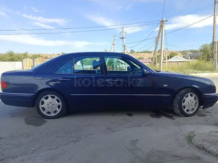 Mercedes-Benz E 320 1998 года за 5 000 000 тг. в Шымкент – фото 7