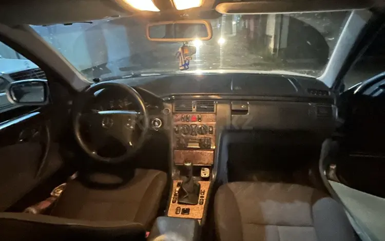 Mercedes-Benz E 200 1999 годаүшін2 500 000 тг. в Павлодар
