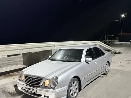 Mercedes-Benz E 200 1999 года за 2 500 000 тг. в Павлодар – фото 8
