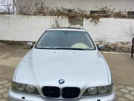 BMW 525 2000 года за 2 700 000 тг. в Актау – фото 2