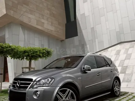 Mercedes-Benz ML 63 AMG 2010 года за 15 500 000 тг. в Алматы – фото 3
