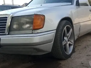 Mercedes-Benz E 260