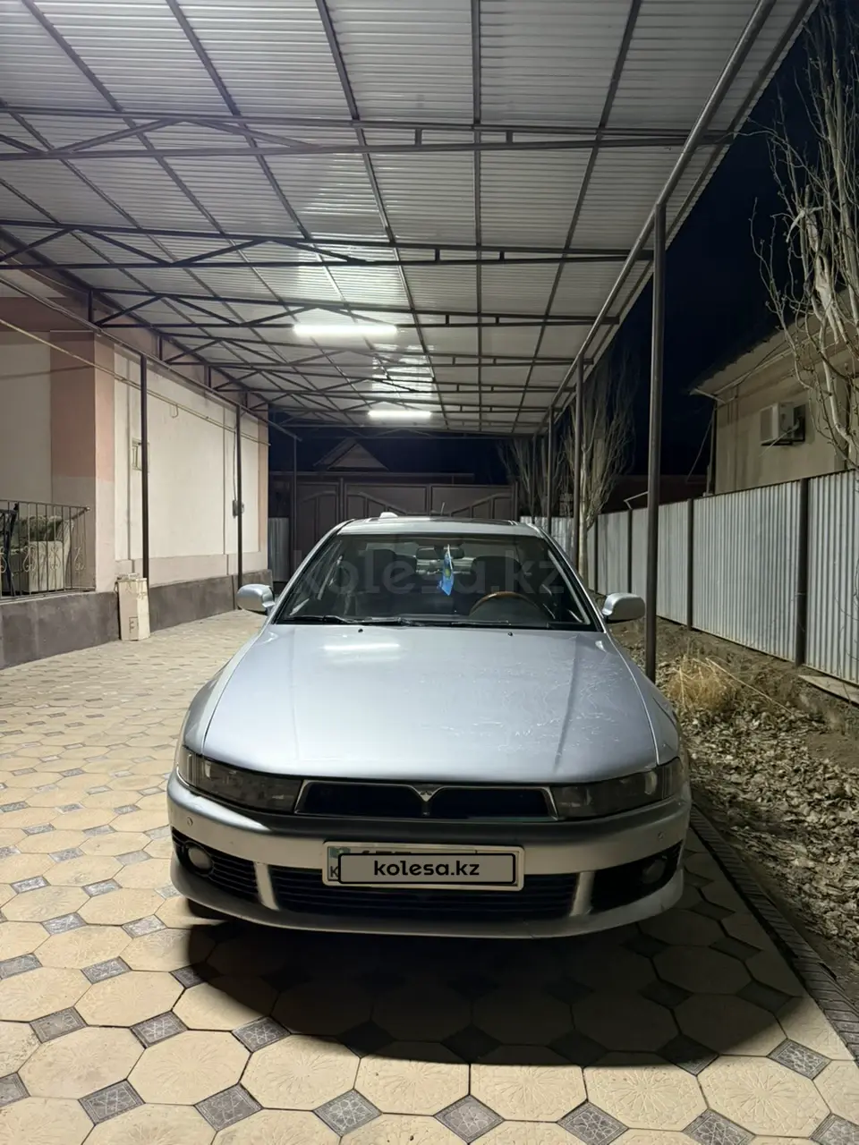 Mitsubishi Galant, 2002