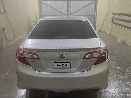 Toyota Camry 2013 года за 6 000 000 тг. в Актобе – фото 3