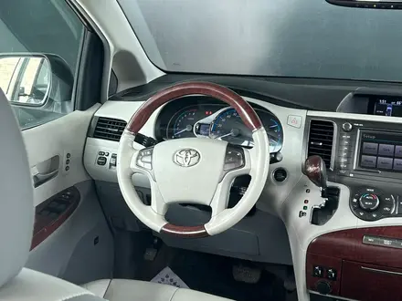 Toyota Sienna 2013 года за 13 200 000 тг. в Актау – фото 6