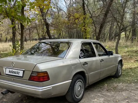 Mercedes-Benz E 230 1990 года за 870 000 тг. в Алматы – фото 6