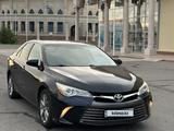 Toyota Camry 2015 года за 8 400 000 тг. в Атырау