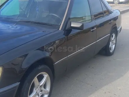 Mercedes-Benz E 230 1992 года за 2 500 000 тг. в Шымкент – фото 3