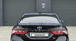 Toyota Camry 2022 года за 14 900 000 тг. в Тараз – фото 5