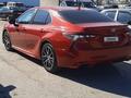 Toyota Camry 2021 годаfor11 000 000 тг. в Актобе – фото 3