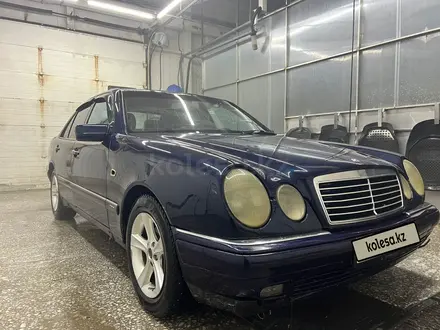 Mercedes-Benz E 230 1996 года за 1 800 000 тг. в Рудный – фото 2