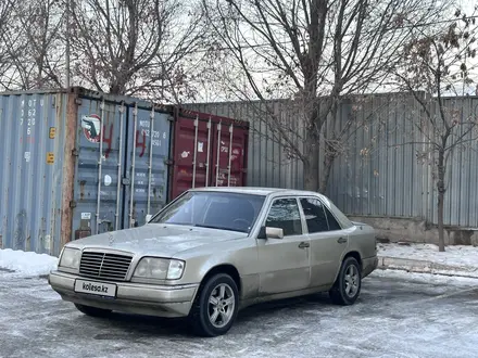 Mercedes-Benz E 280 1993 года за 2 150 000 тг. в Алматы – фото 2