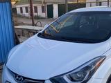 Hyundai Elantra 2013 годаfor4 500 000 тг. в Атырау – фото 2