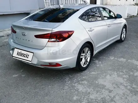 Hyundai Elantra 2019 года за 8 900 000 тг. в Актау – фото 9