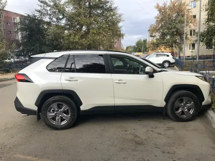 Toyota RAV4 2022 года за 18 500 000 тг. в Семей