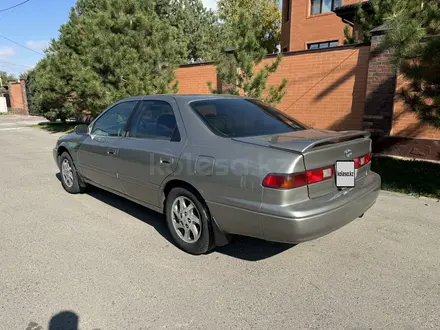 Toyota Camry 1997 года за 3 650 000 тг. в Тараз – фото 2