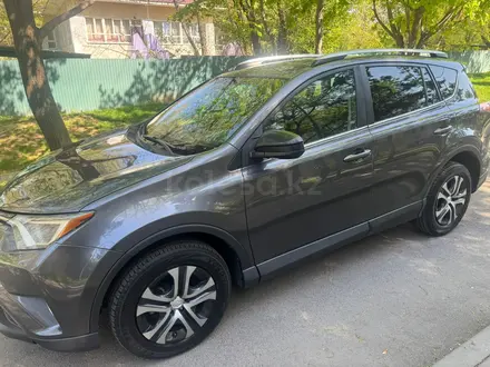 Toyota RAV4 2016 года за 9 500 000 тг. в Алматы – фото 17