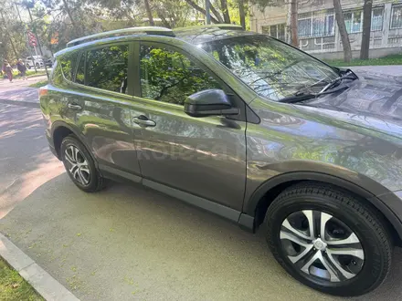 Toyota RAV4 2016 года за 9 500 000 тг. в Алматы – фото 7