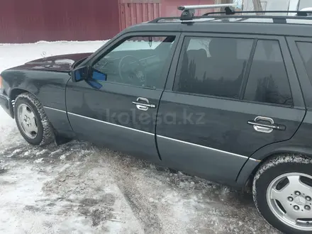 Mercedes-Benz E 200 1991 года за 2 500 000 тг. в Астана – фото 4