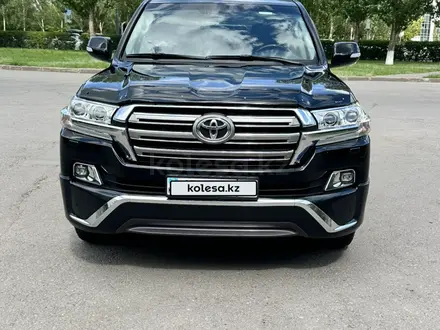 Toyota Land Cruiser 2015 года за 31 000 000 тг. в Астана