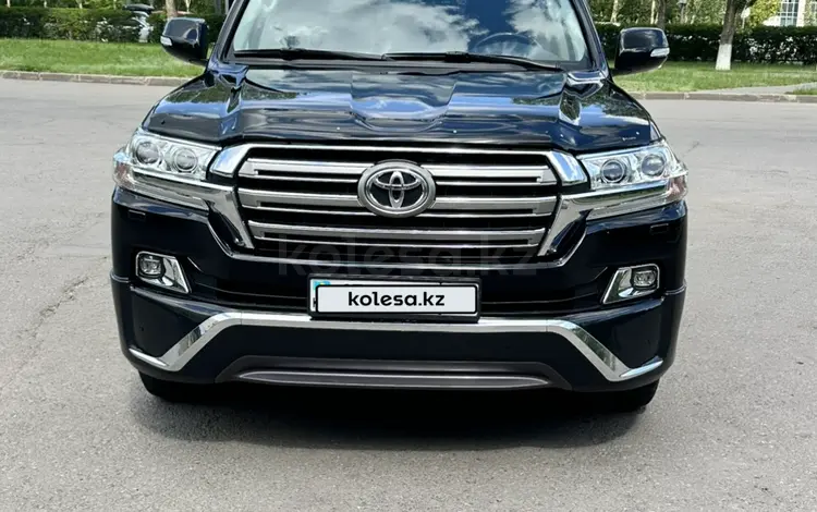Toyota Land Cruiser 2015 года за 31 000 000 тг. в Астана
