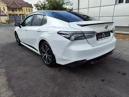 Toyota Camry 2020 года за 15 500 000 тг. в Алматы – фото 5