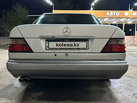 Mercedes-Benz E 220 1995 года за 3 150 000 тг. в Шымкент – фото 5