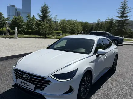 Hyundai Sonata 2021 года за 12 800 000 тг. в Астана – фото 2