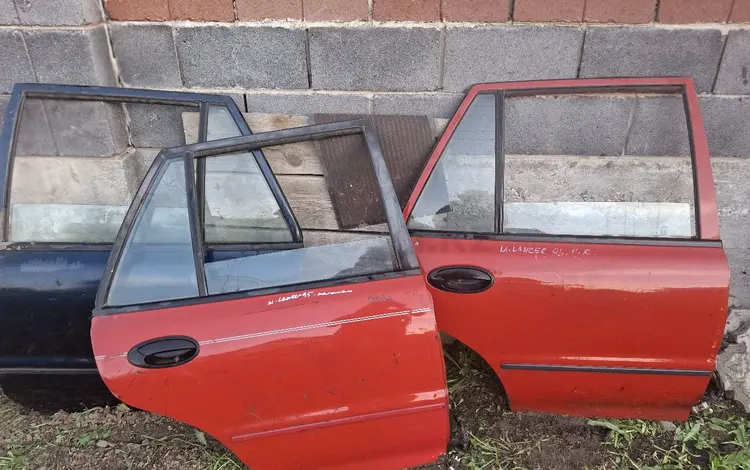 Двери задни ммс лансер 1995г за 15 000 тг. в Алматы