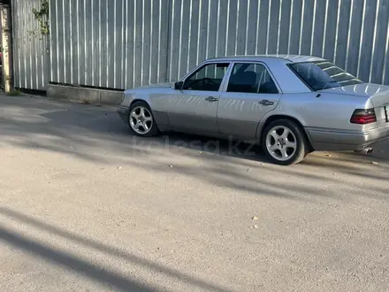 Mercedes-Benz E 280 1995 года за 3 000 000 тг. в Алматы – фото 16