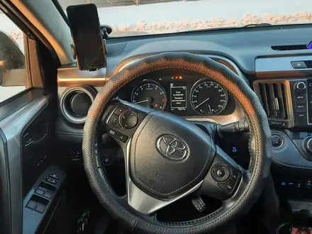 Toyota RAV4 2018 года за 10 500 000 тг. в Петропавловск – фото 8