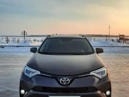 Toyota RAV4 2018 года за 10 500 000 тг. в Петропавловск – фото 10