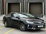 Toyota Camry 2017 года за 11 450 000 тг. в Караганда