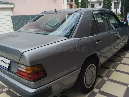 Mercedes-Benz E 230 1989 года за 1 300 000 тг. в Алматы – фото 2