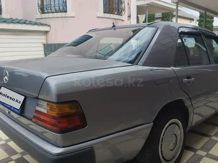 Mercedes-Benz E 230 1989 года за 1 300 000 тг. в Алматы – фото 3